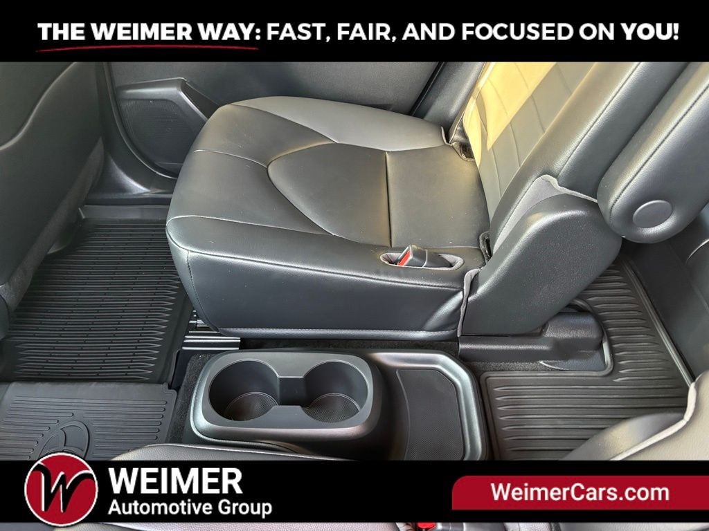 Pre-Owned 2023 Toyota Highlander Hybrid XLE - photo - 21