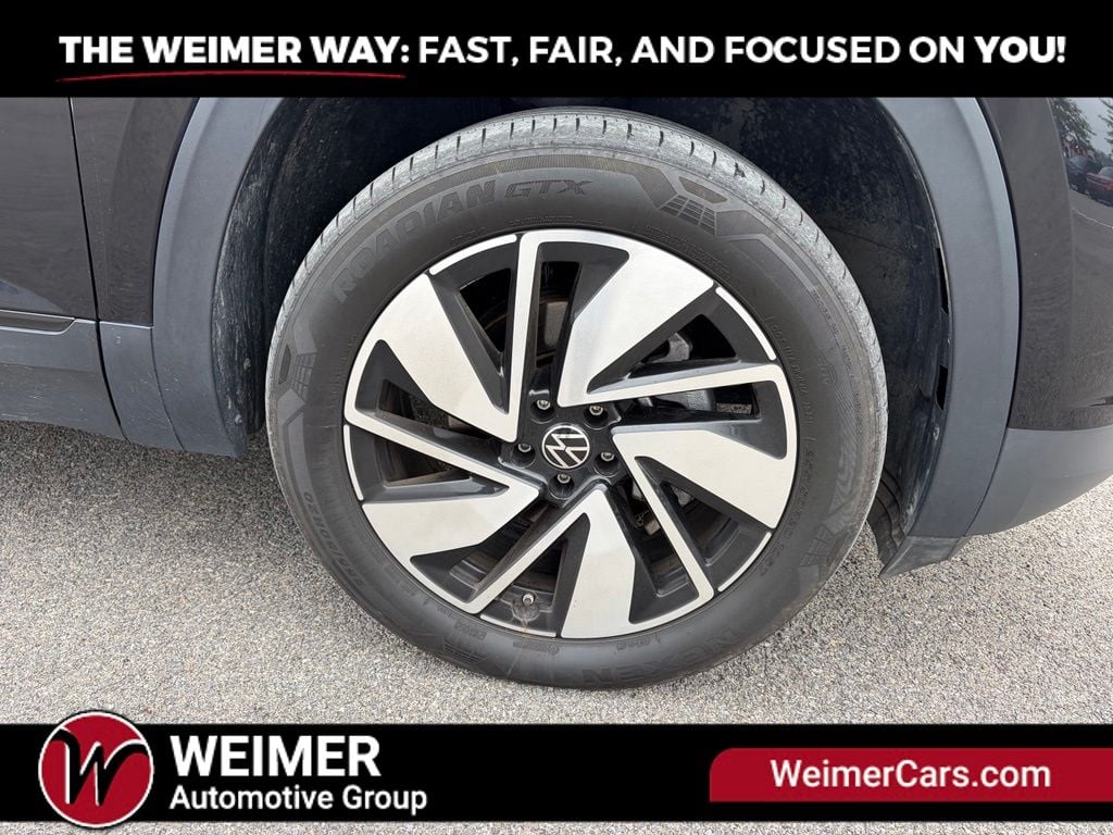 Pre-Owned 2024 Volkswagen Atlas 2.0T SEL - photo - 13