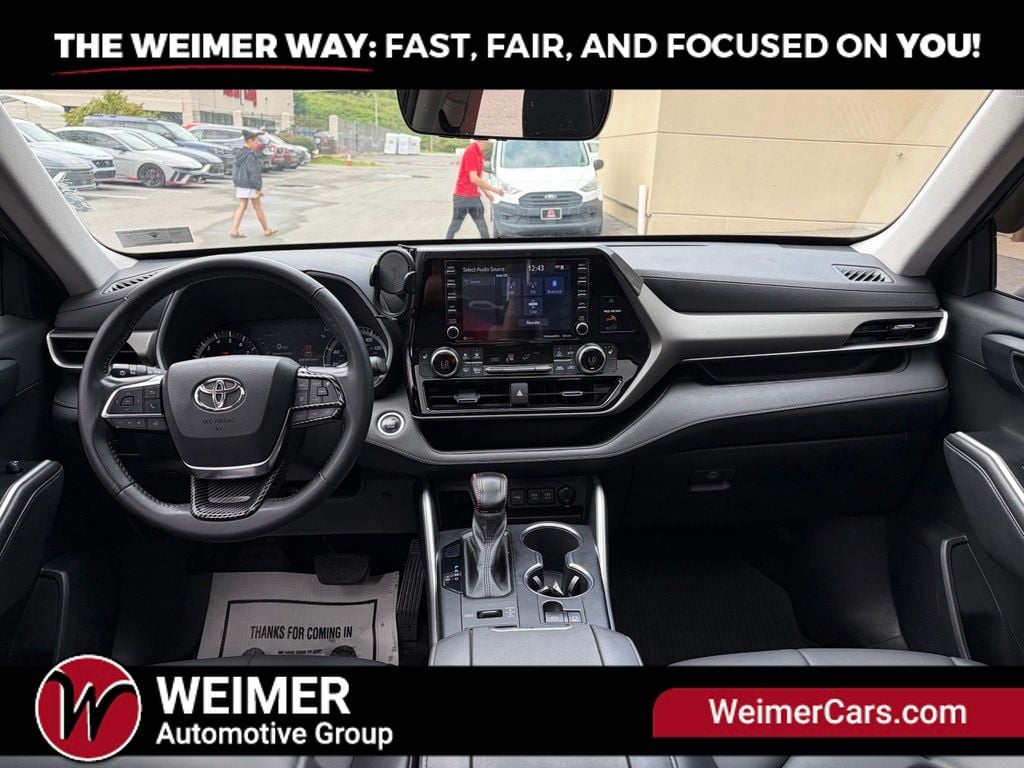 Pre-Owned 2021 Toyota Highlander XLE - photo - 15