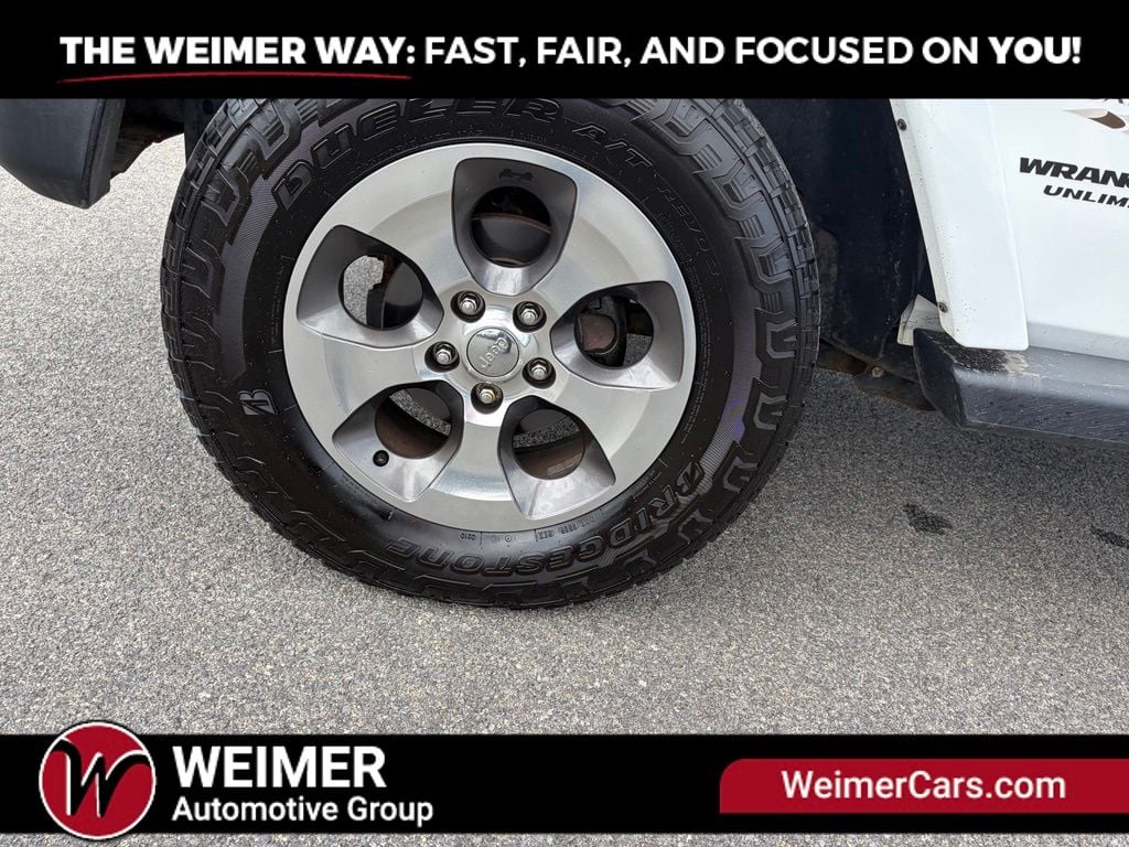 Pre-Owned 2017 Jeep Wrangler Unlimited Sahara - photo - 12