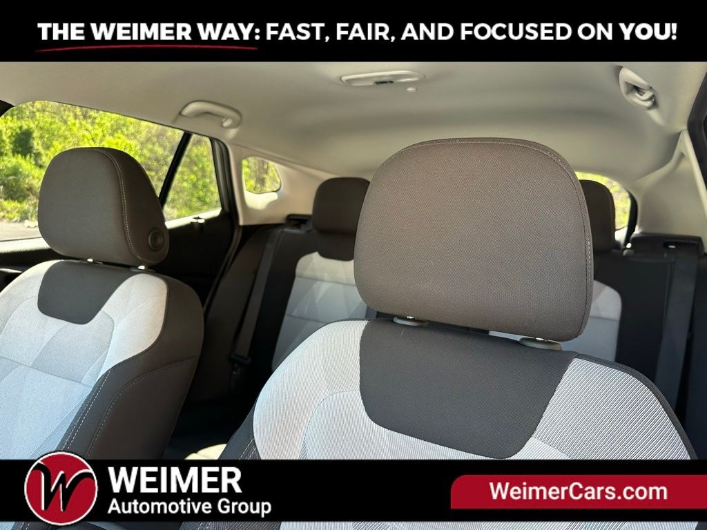 Pre-Owned 2024 Chevrolet Trax LS - photo - 18