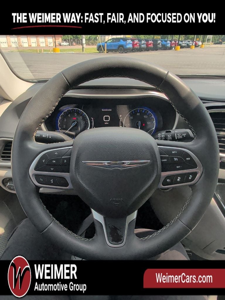 Pre-Owned 2024 Chrysler Pacifica Touring L - photo - 31
