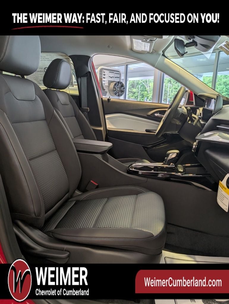 New 2026 Chevrolet Trax LT - photo - 14