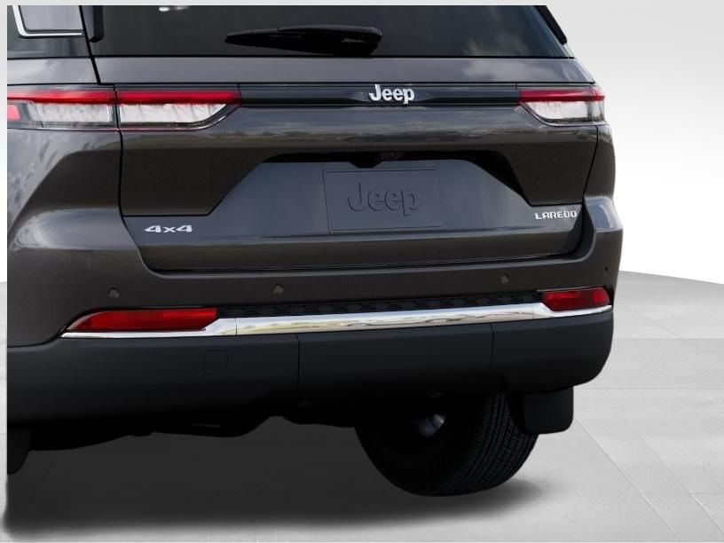 New 2026 Jeep Grand Cherokee Laredo - photo - 12