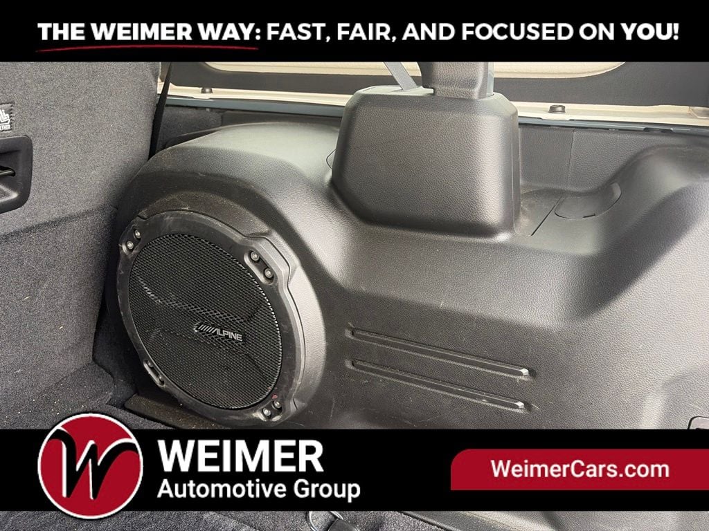 Pre-Owned 2024 Jeep Wrangler Sahara - photo - 10