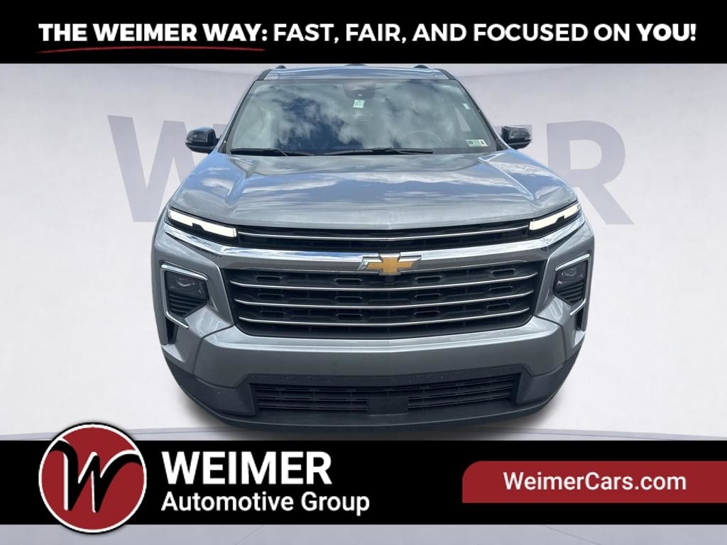 Pre-Owned 2025 Chevrolet Traverse LT - photo - 1