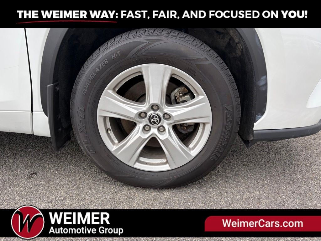 Pre-Owned 2022 Toyota Highlander LE - photo - 29
