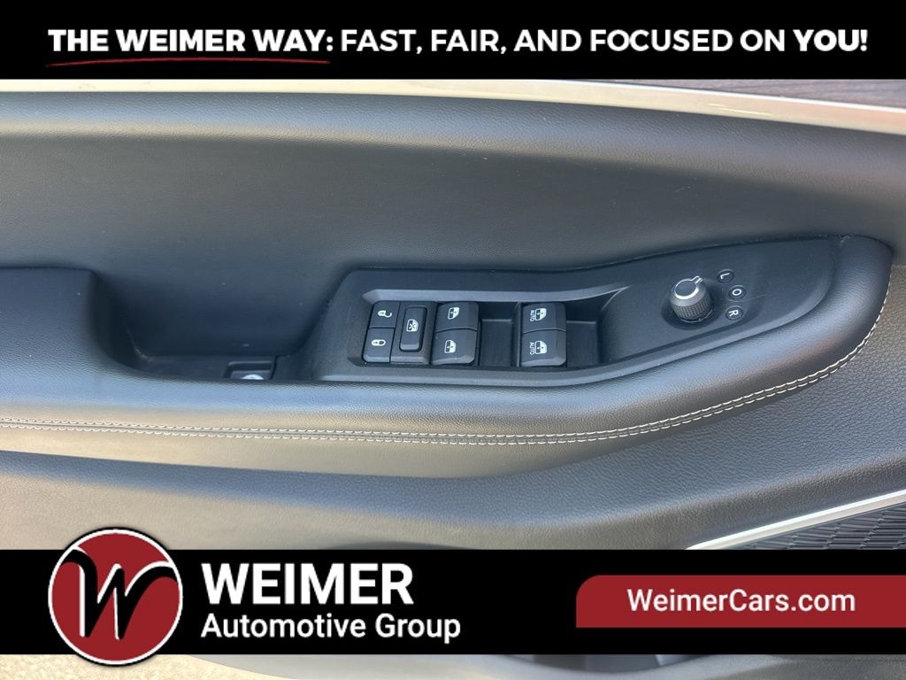 Pre-Owned 2024 Jeep Grand Cherokee 4xe - photo - 12