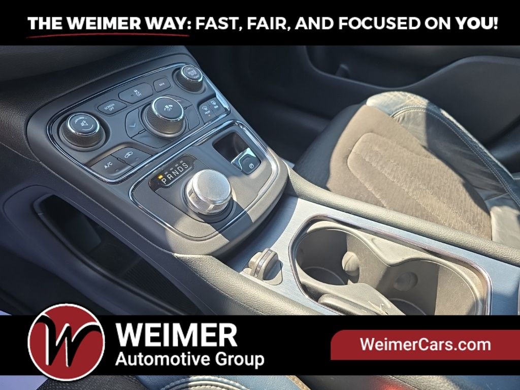 Pre-Owned 2015 Chrysler 200 S - photo - 15