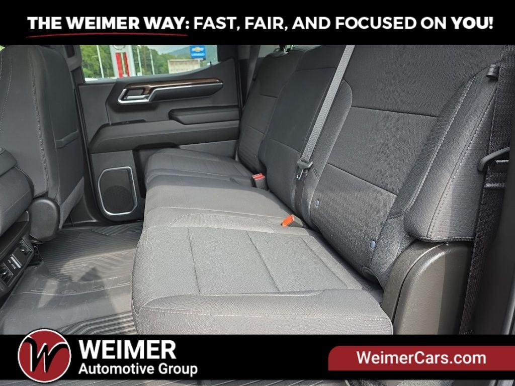 Pre-Owned 2024 Chevrolet Silverado 1500 LT - photo - 11