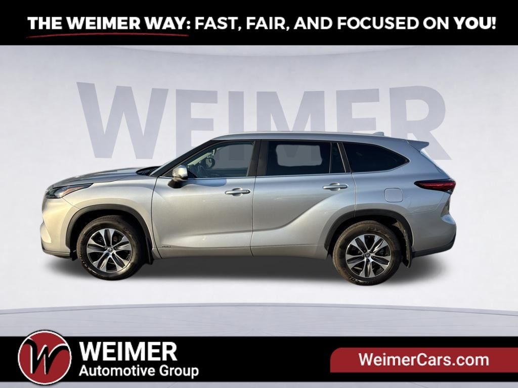 Pre-Owned 2023 Toyota Highlander Hybrid XLE - photo - 1