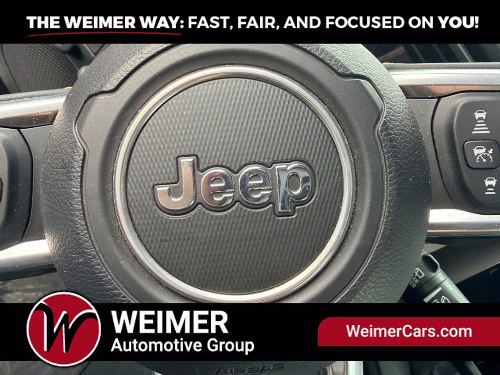 Pre-Owned 2024 Jeep Wrangler Sahara - photo - 28