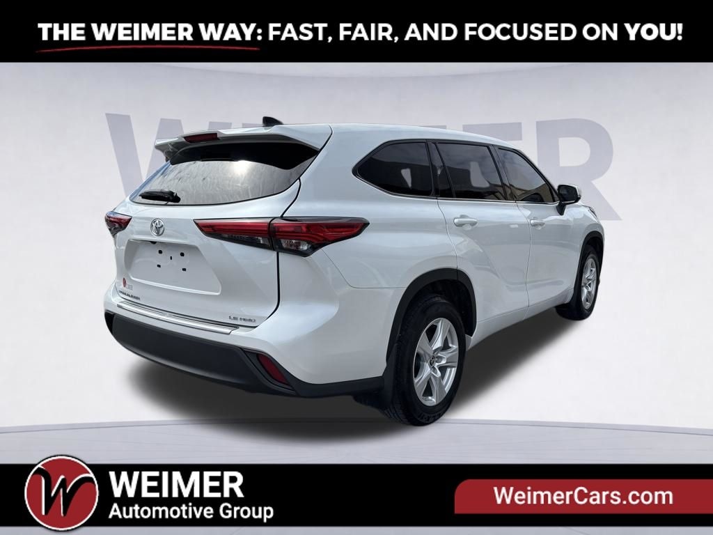 Pre-Owned 2022 Toyota Highlander LE - photo - 5