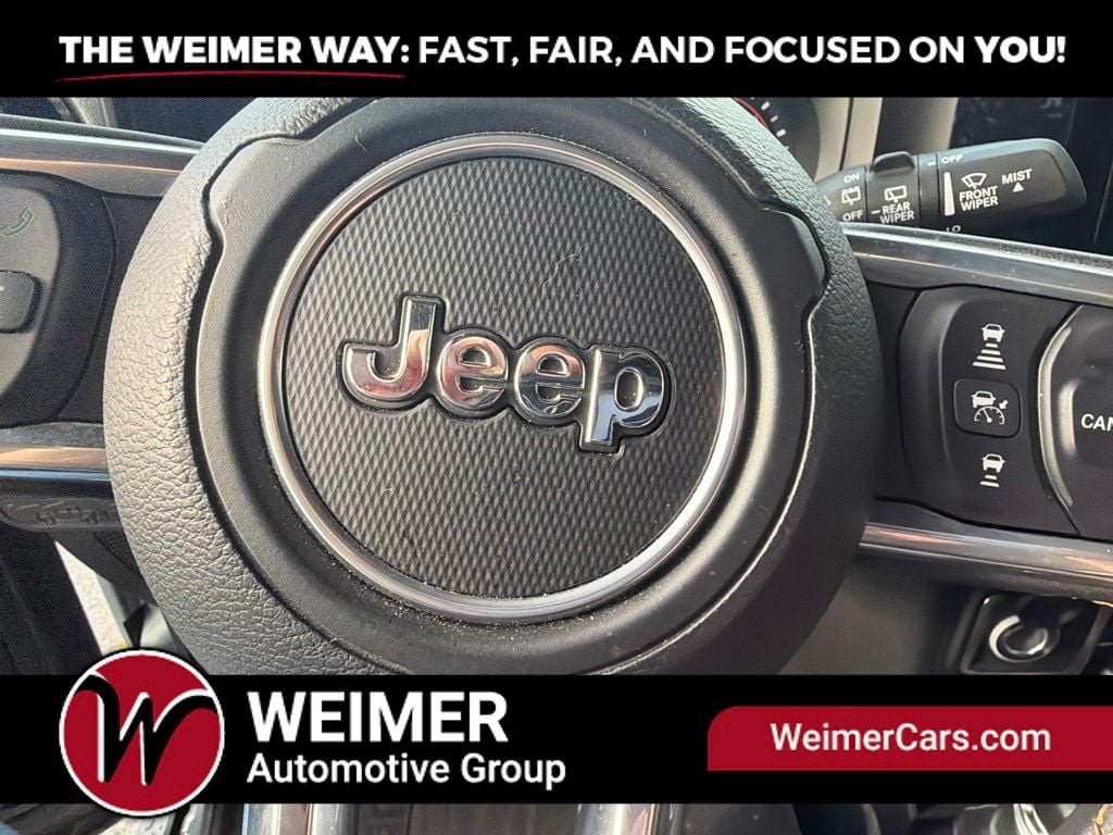 Pre-Owned 2024 Jeep Wrangler Sahara - photo - 43