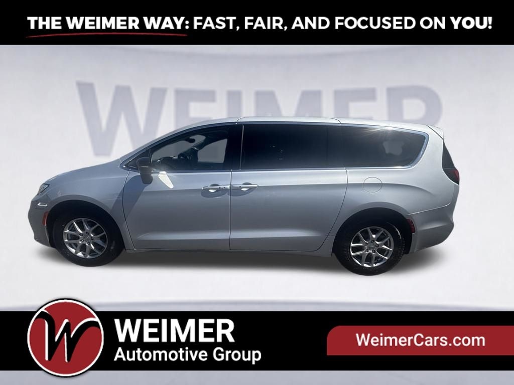 Pre-Owned 2024 Chrysler Pacifica Touring L - photo - 7