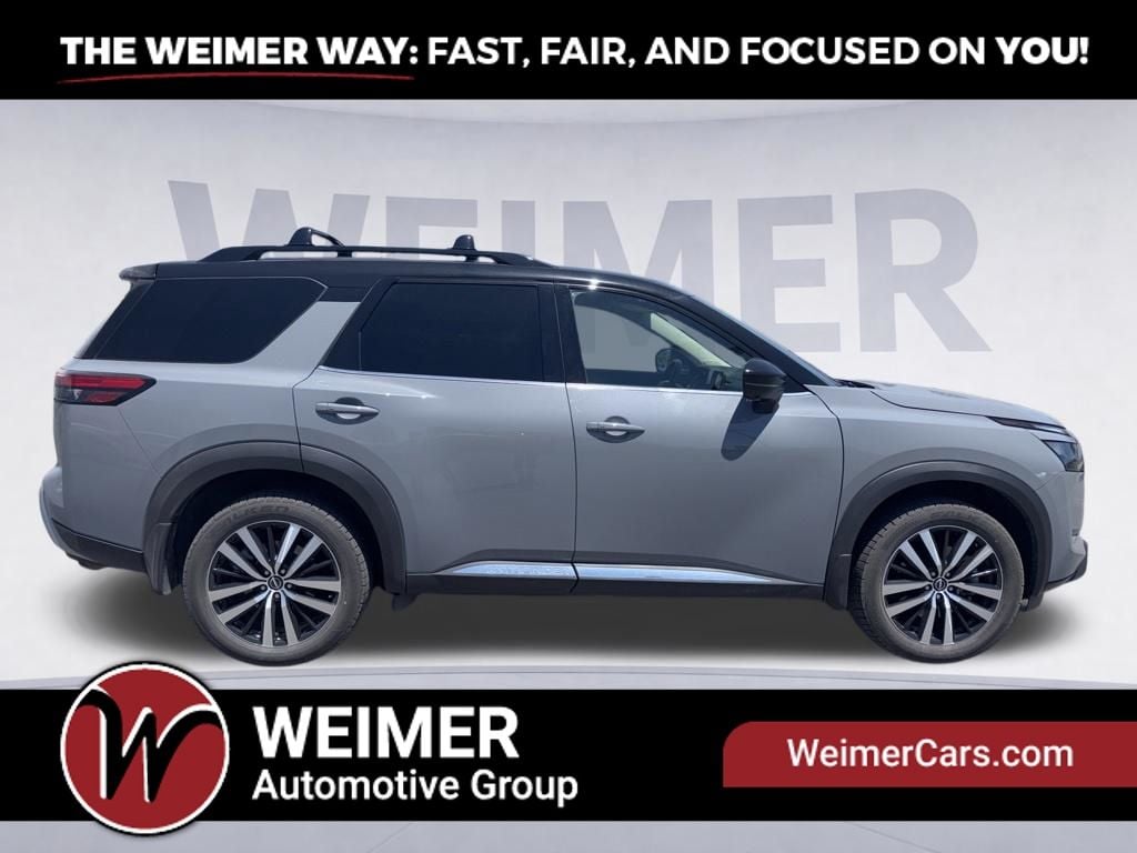 Pre-Owned 2025 Nissan Pathfinder Platinum - photo - 3