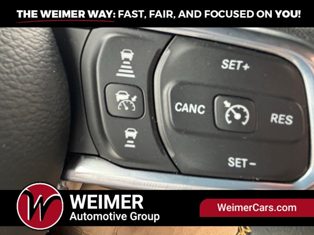 Pre-Owned 2024 Jeep Wrangler Sahara - photo - 18