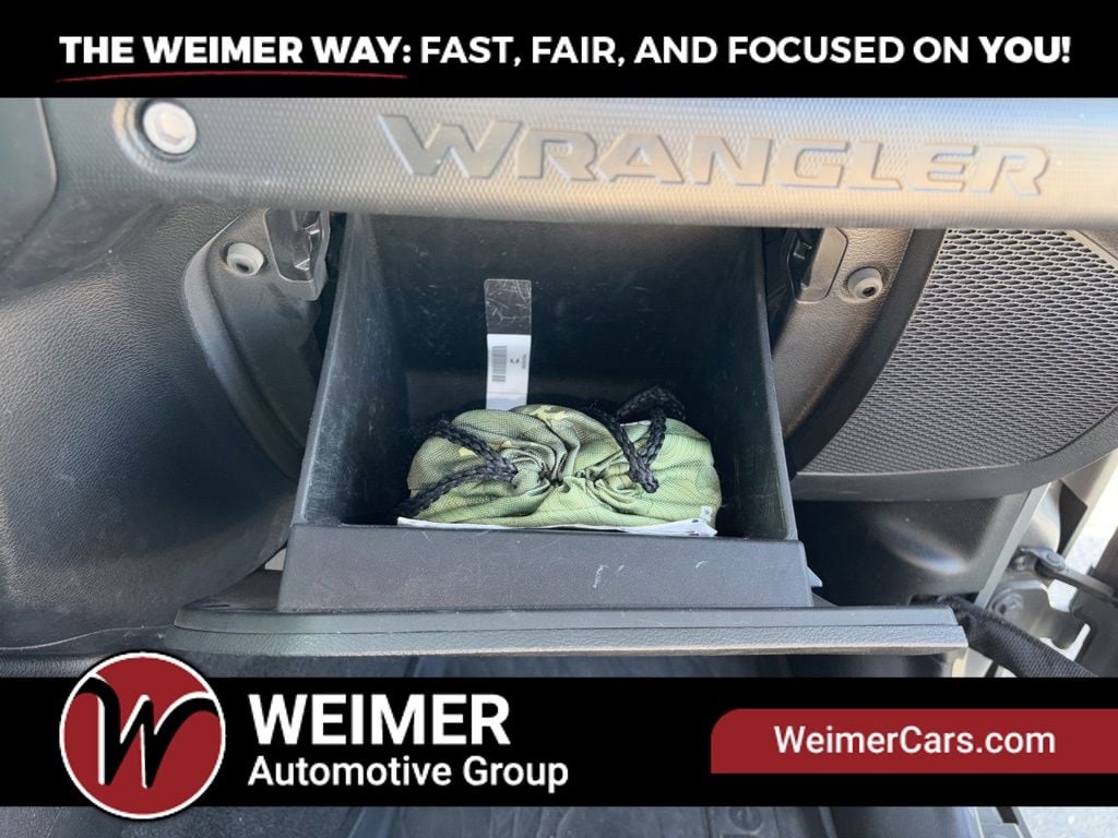 Pre-Owned 2021 Jeep Wrangler Unlimited Rubicon - photo - 30