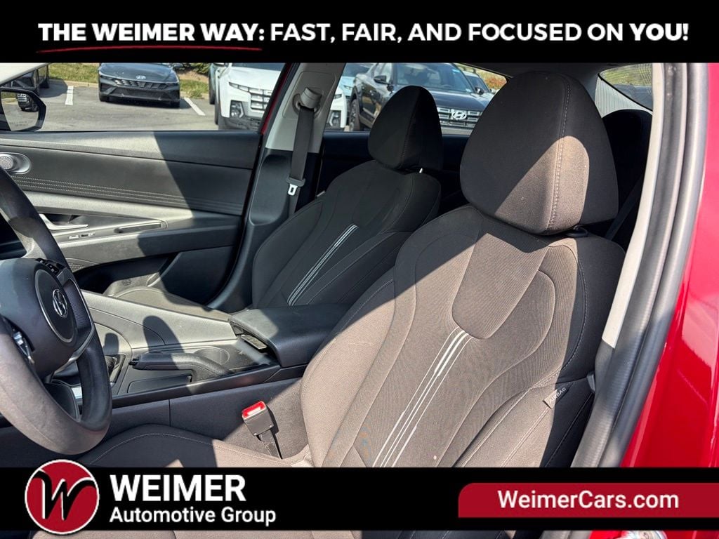 Pre-Owned 2023 Hyundai Elantra SEL - photo - 24