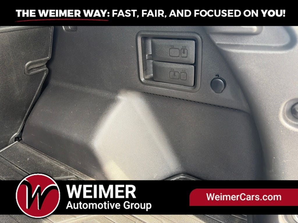 Pre-Owned 2023 GMC Terrain AT4 - photo - 11