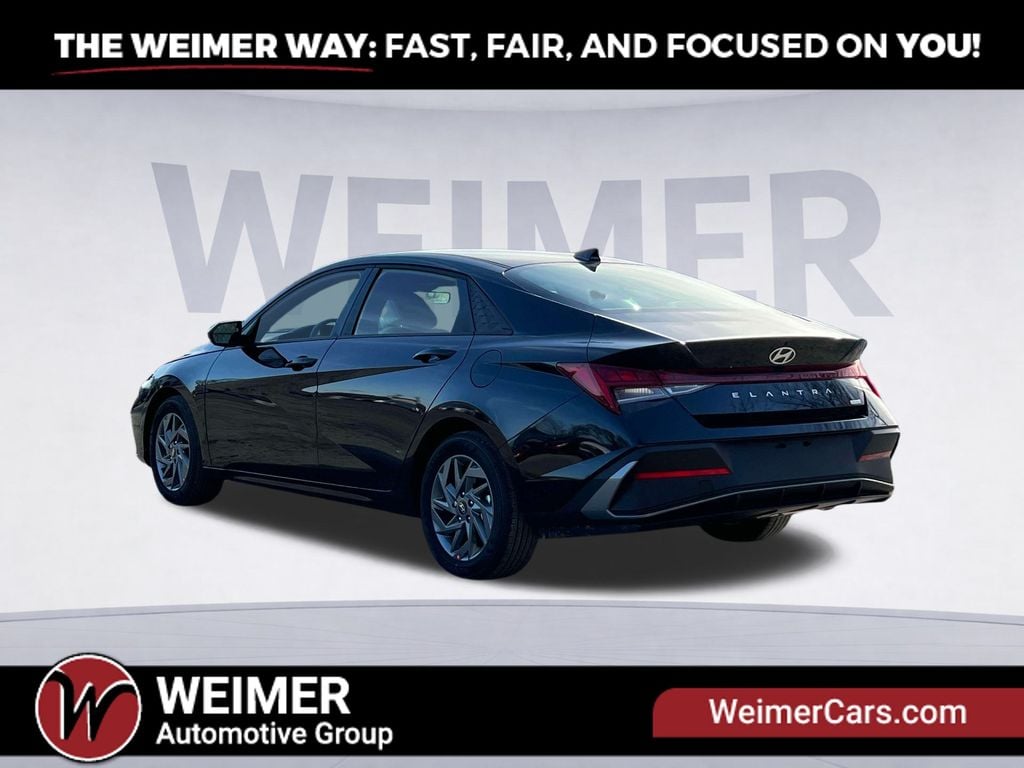 Pre-Owned 2025 Hyundai Elantra Hybrid Blue - photo - 5