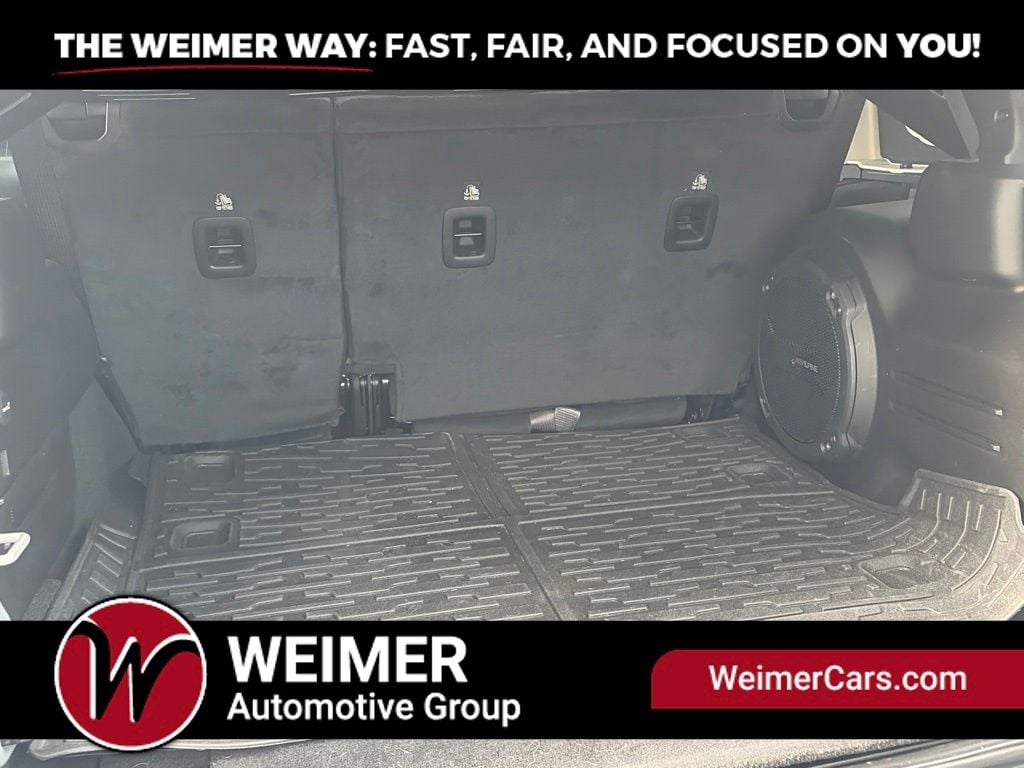 Pre-Owned 2024 Jeep Wrangler Sahara - photo - 20