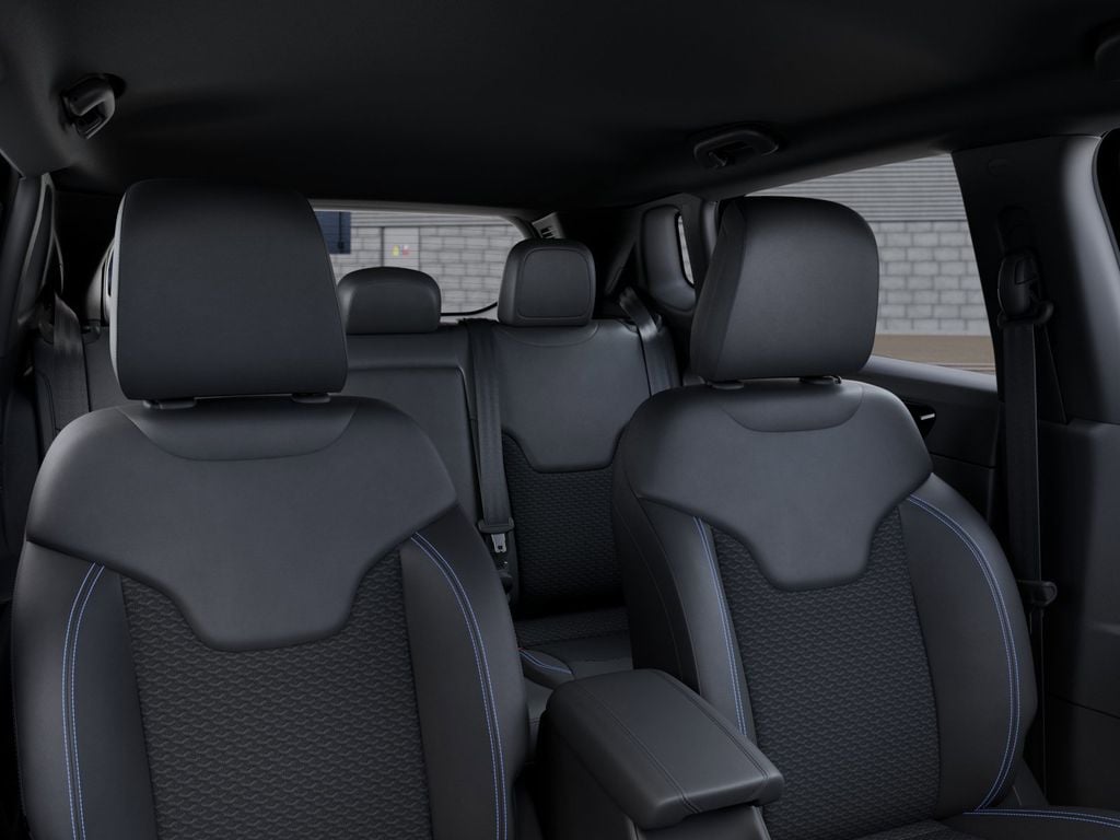 New 2026 Jeep Compass Latitude - photo - 25