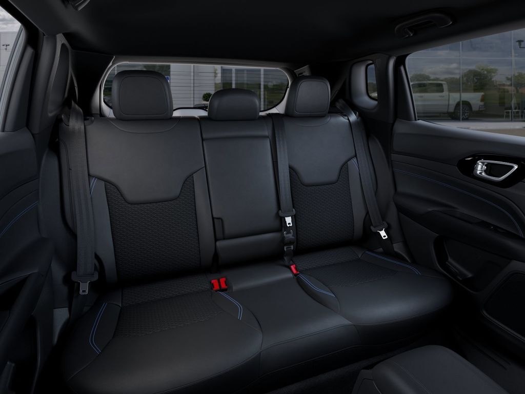 New 2026 Jeep Compass Latitude - photo - 14