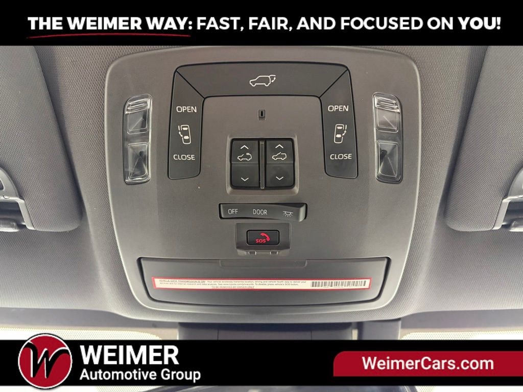 Pre-Owned 2021 Toyota Sienna Platinum - photo - 31