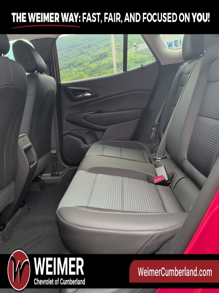 New 2026 Chevrolet Trax LT - photo - 8