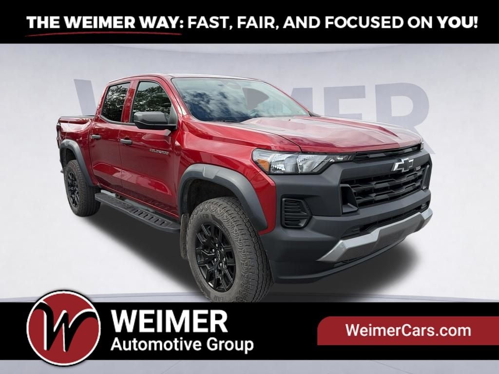 Pre-Owned 2023 Chevrolet Colorado Trail Boss - photo - 2