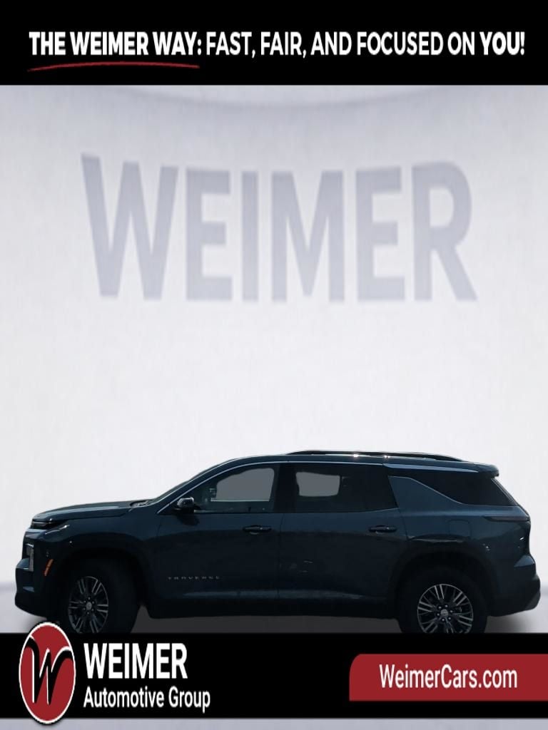 Pre-Owned 2025 Chevrolet Traverse LT - photo - 1