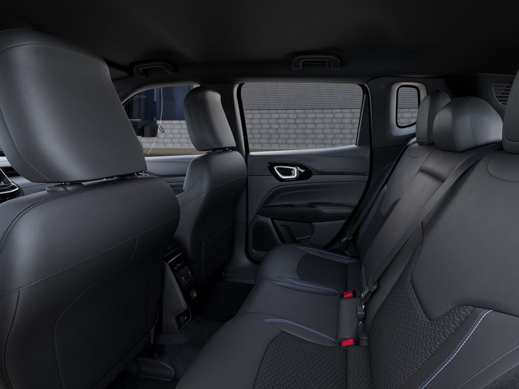 New 2026 Jeep Compass Latitude - photo - 22