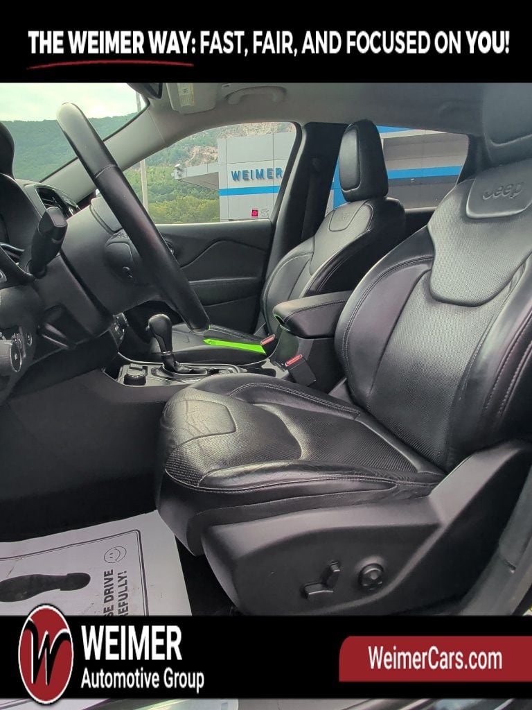 Pre-Owned 2019 Jeep Cherokee Limited - photo - 11