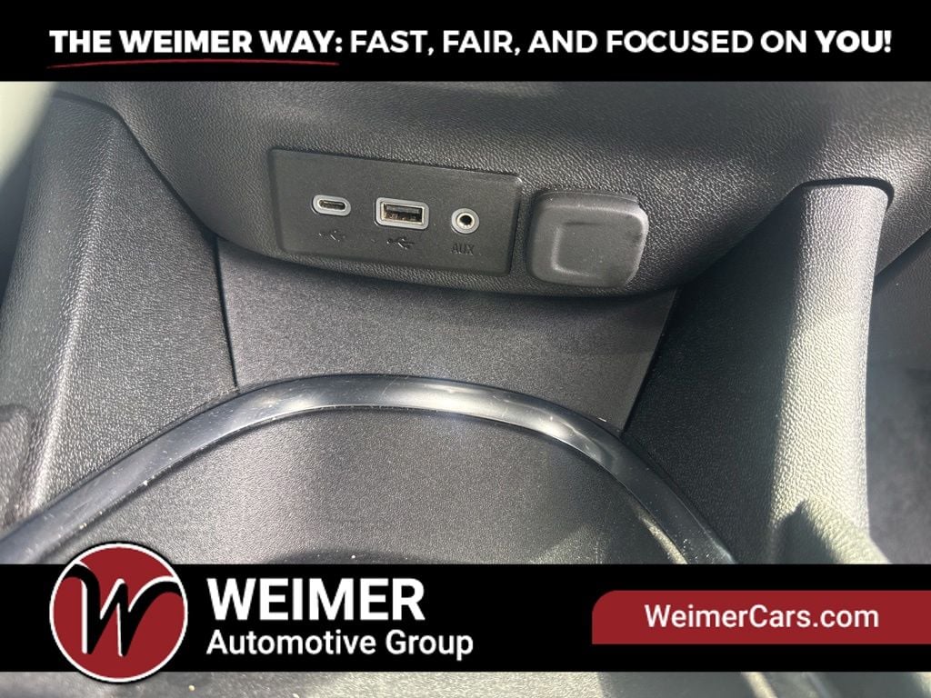 Pre-Owned 2024 Chevrolet Malibu LT - photo - 24