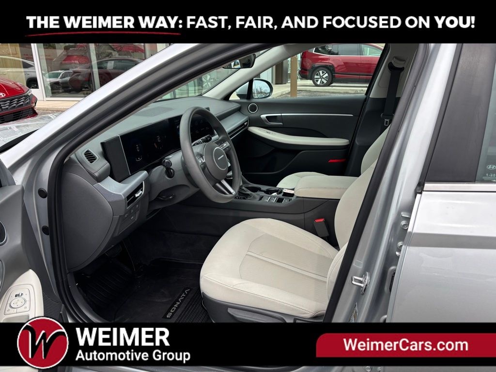 Pre-Owned 2025 Hyundai Sonata SE - photo - 11