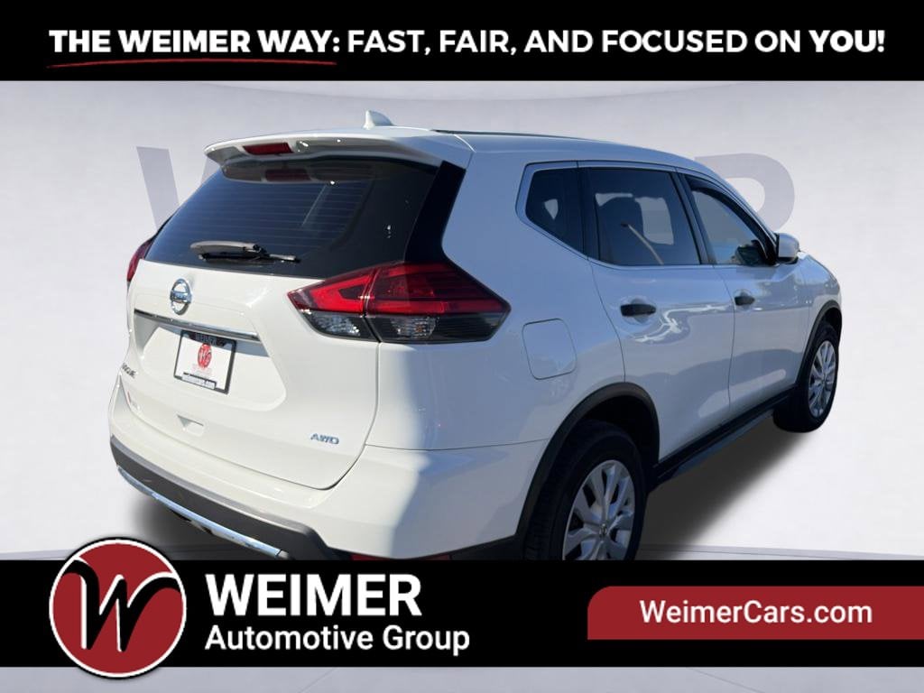 Pre-Owned 2017 Nissan Rogue S - photo - 2