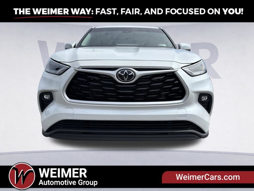Pre-Owned 2022 Toyota Highlander LE - photo - 8