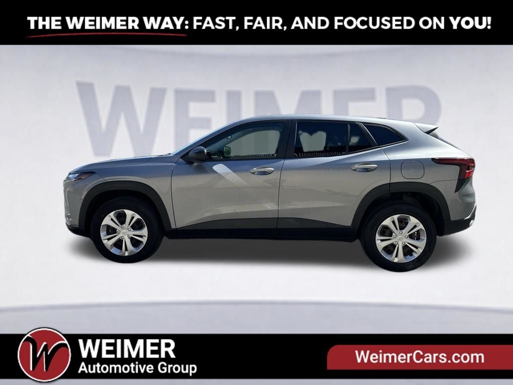 Pre-Owned 2024 Chevrolet Trax LS - photo - 5