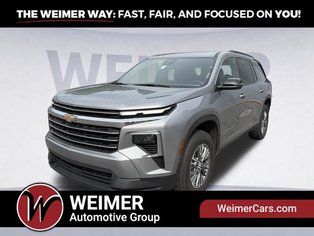 Pre-Owned 2025 Chevrolet Traverse LT - photo - 0