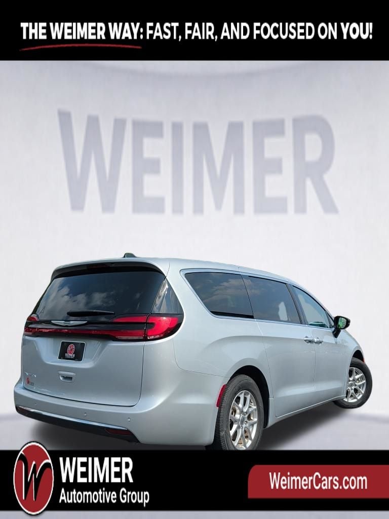 Pre-Owned 2024 Chrysler Pacifica Touring L - photo - 6