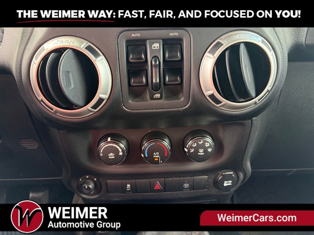 Pre-Owned 2017 Jeep Wrangler Unlimited Sahara - photo - 26