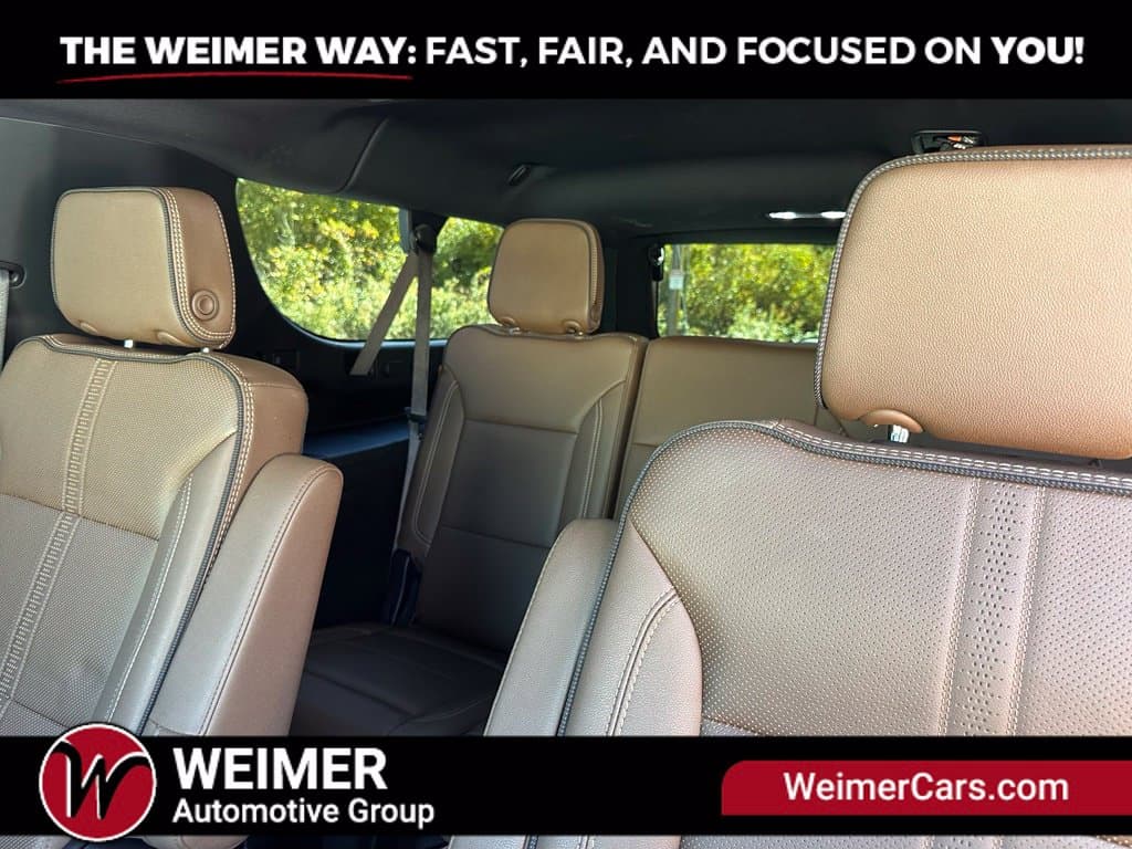 Pre-Owned 2025 Chevrolet Suburban High Country - photo - 24