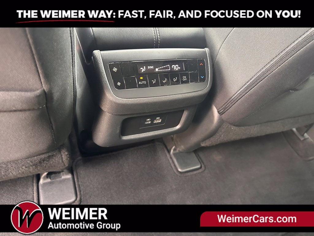 Pre-Owned 2025 Nissan Pathfinder SV - photo - 23