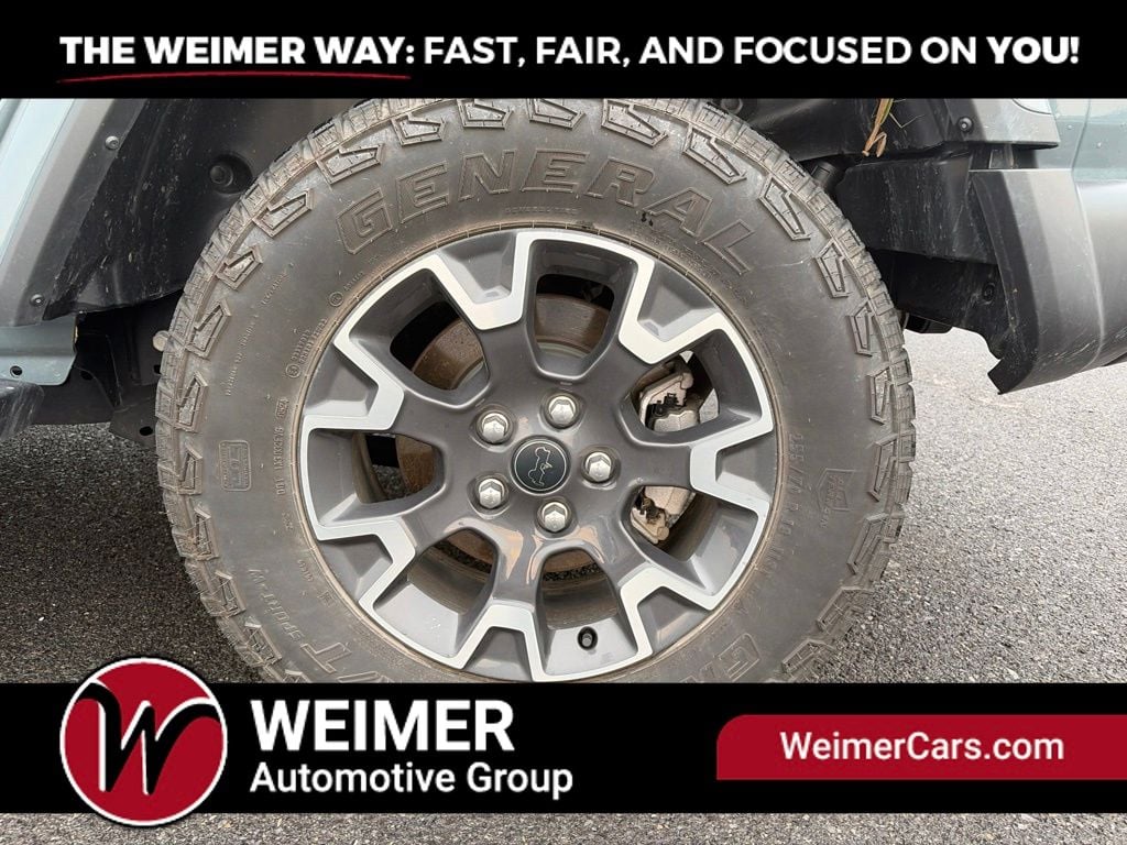 Pre-Owned 2024 Jeep Wrangler Sahara - photo - 7