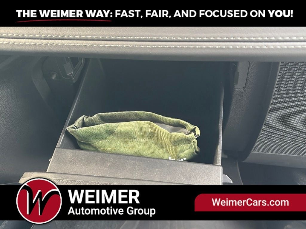 Pre-Owned 2024 Jeep Wrangler Sahara - photo - 31
