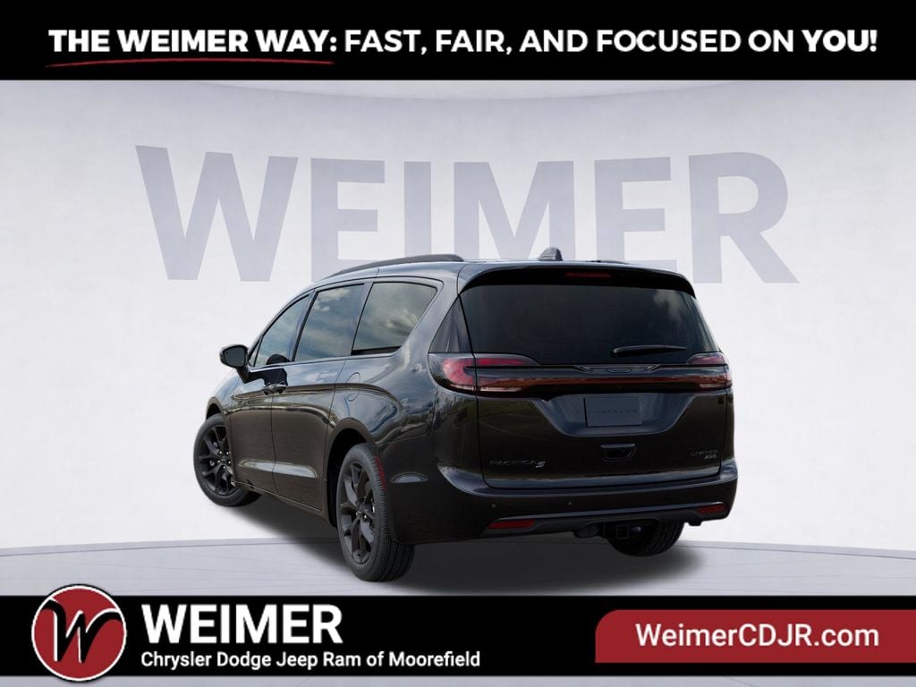 New 2027 Chrysler Pacifica Limited - photo - 2