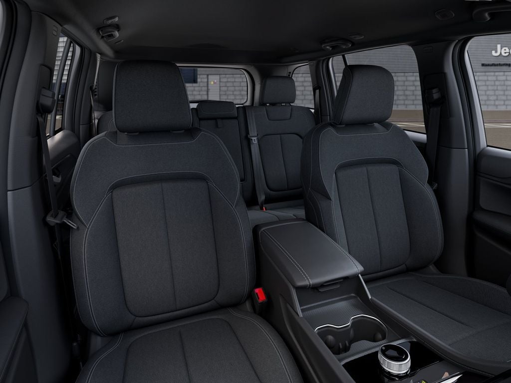 New 2026 Jeep Grand Cherokee Laredo - photo - 15