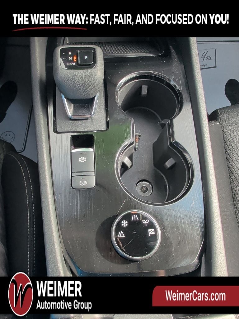 Pre-Owned 2024 Nissan Rogue SV - photo - 21