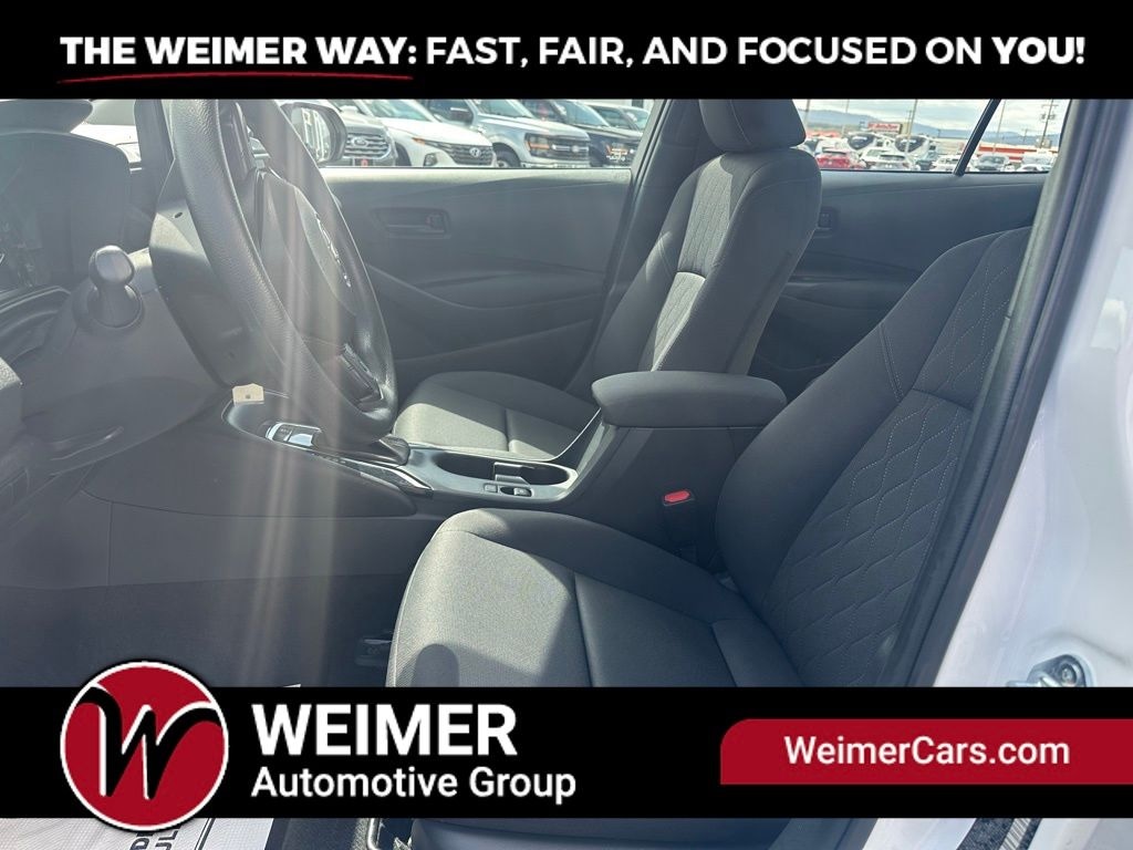 Pre-Owned 2023 Toyota Corolla LE - photo - 10